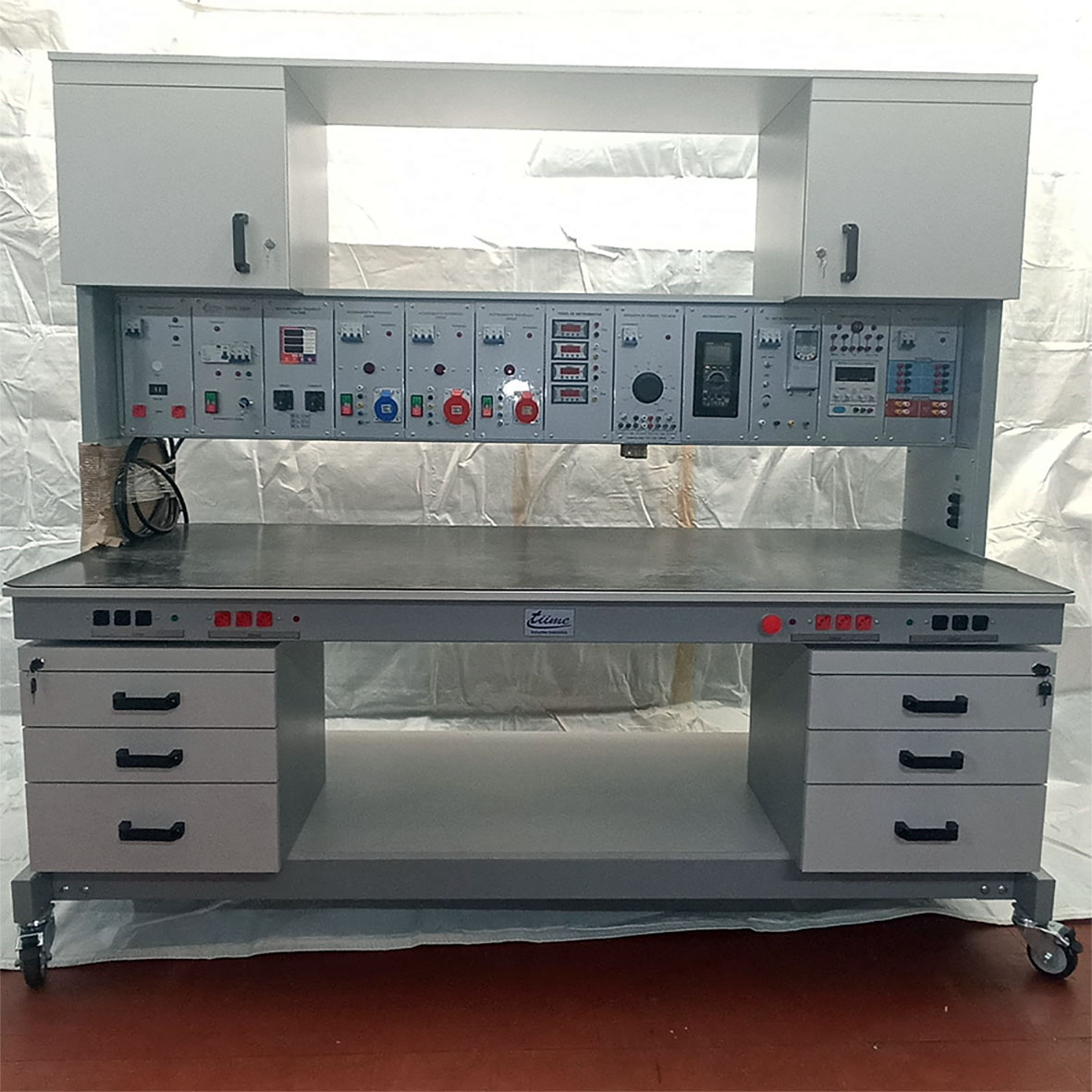 BANCADA ELÉTRICA PARA TESTES E ENSAIOS ELÉTRICOS E ELETRÔNICOS TBPE-2200 – 2GR